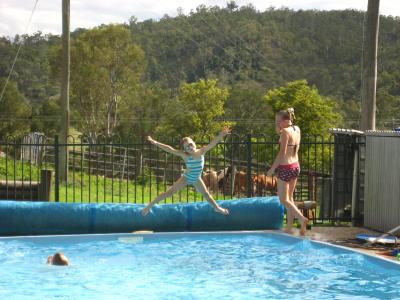 Der Pool war immer für eine Abkühlung gut =)